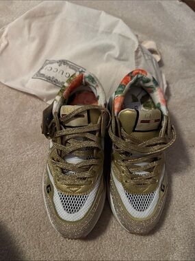 Like NWOB! Gucci Gold and White Women's Floral-Trim Sneakers